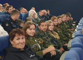 Астраханские патриоты приняли участие в просмотре нового фильма "Пункт пропуска. Офицерская история"